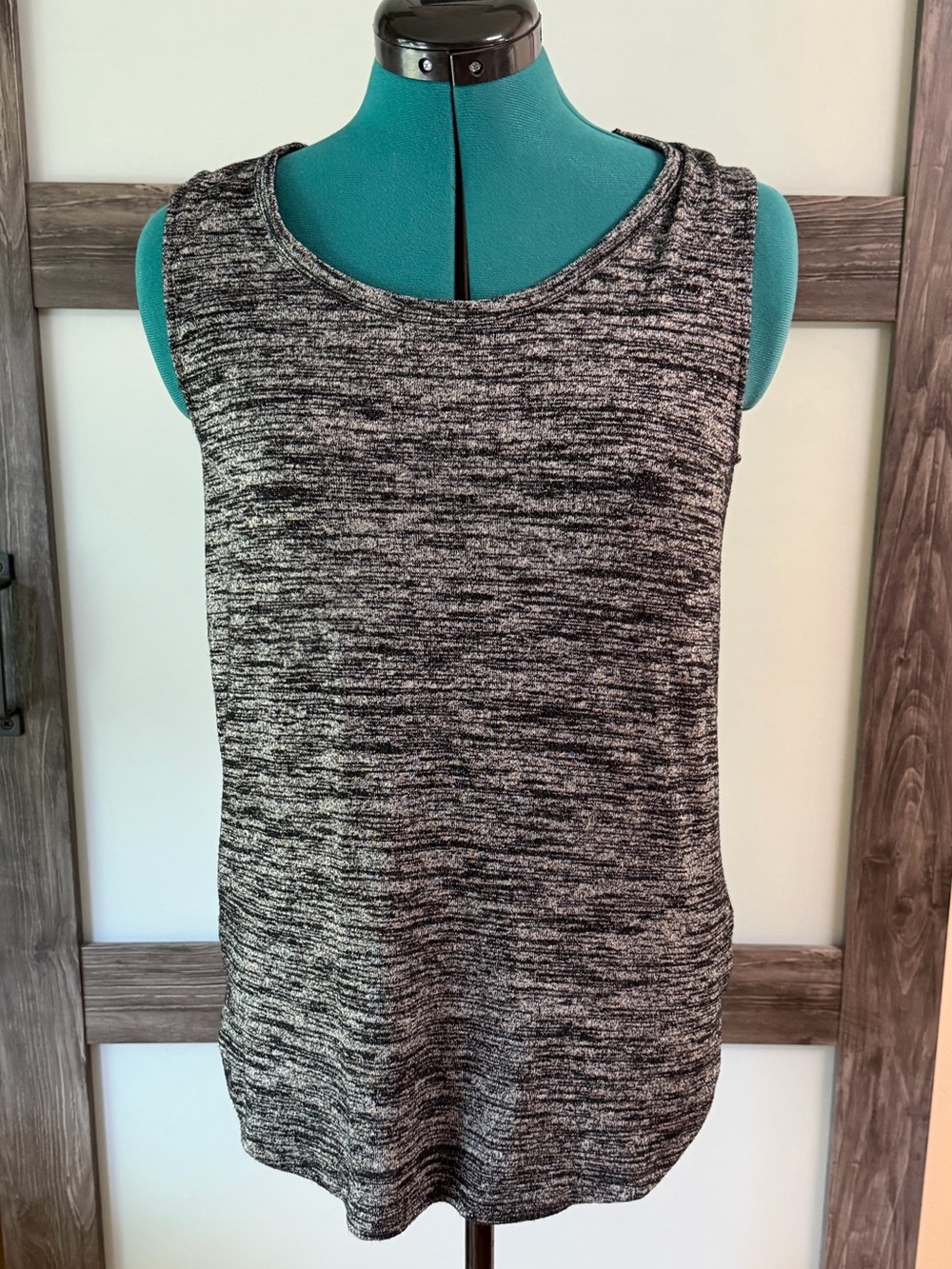 Athleta Gray Heathered Twist-Back Tank Top